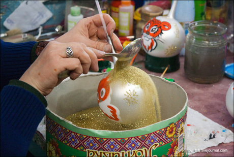 �i����j