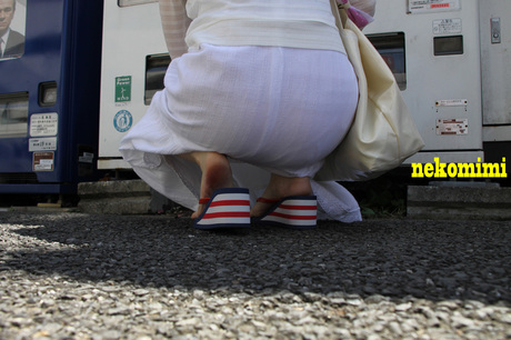 �i����j