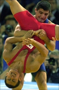 �i����j