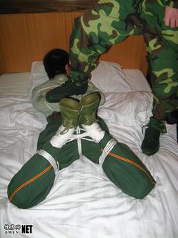 �i����j