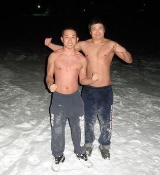 �i����j